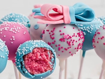 How to Plan a Gender Reveal Without Overspending image